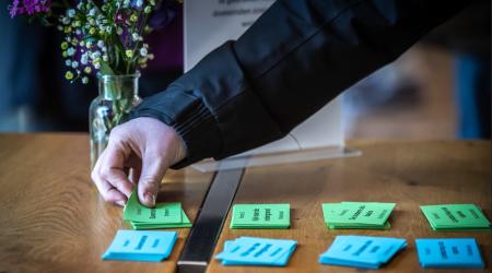 Kaartjes pakken voor de sessies